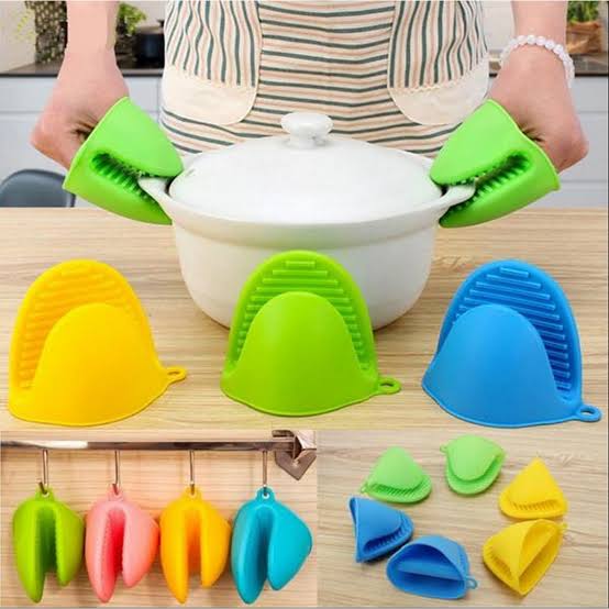 Silicone Heat Resistant Pot Holder Clips – Non-Slip Kitchen Finger Grip Mitts (1 Pair)